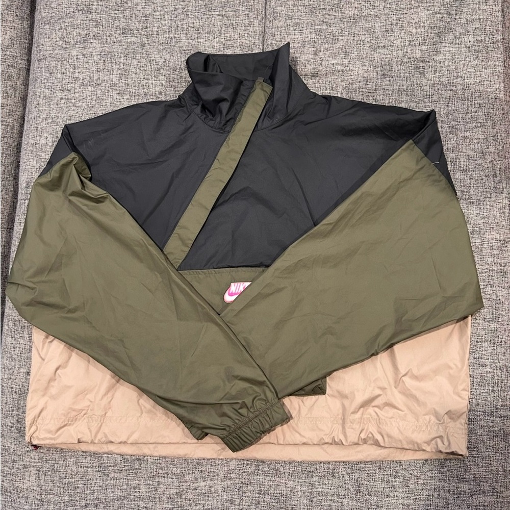 Nike Limited Edition pullover colour block windbreaker Size M